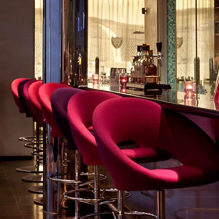 Plaza Premium Grand Winston 