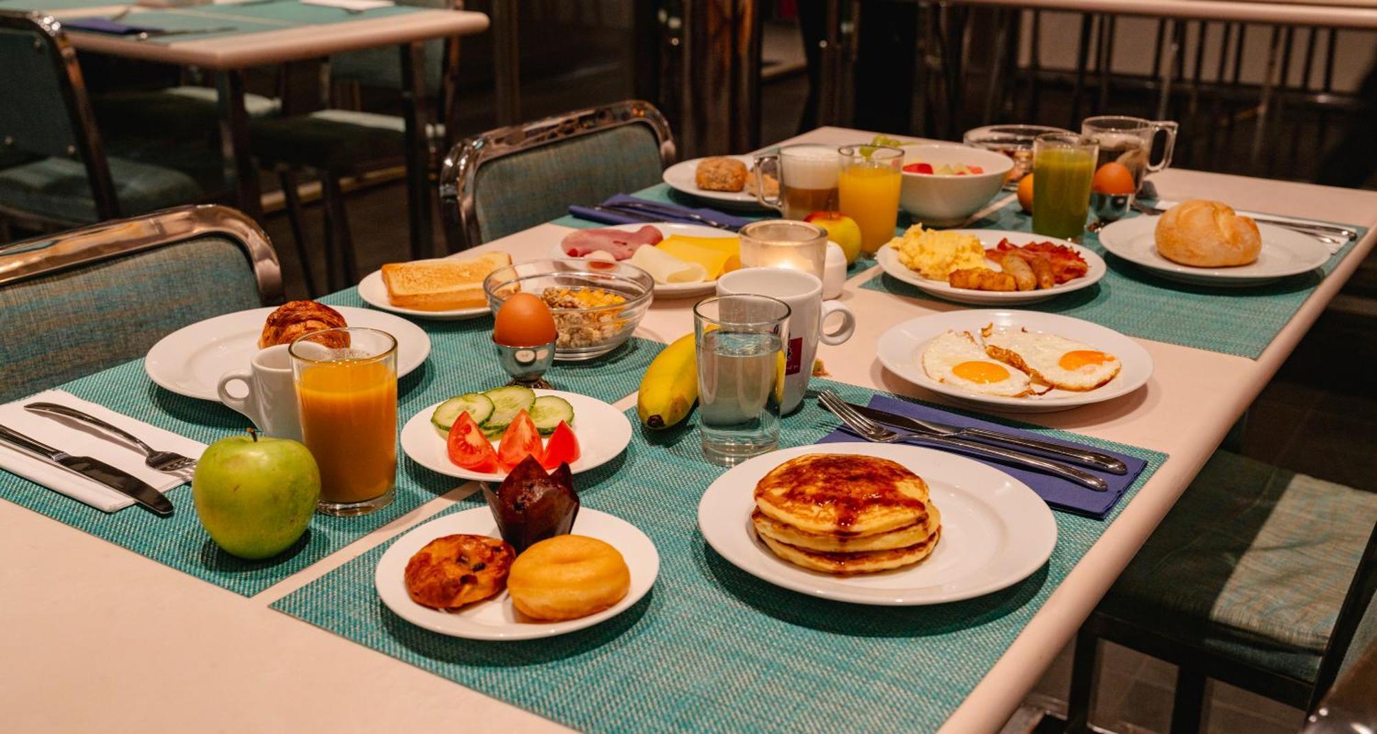 Plaza Premium Grand Winston 4*
