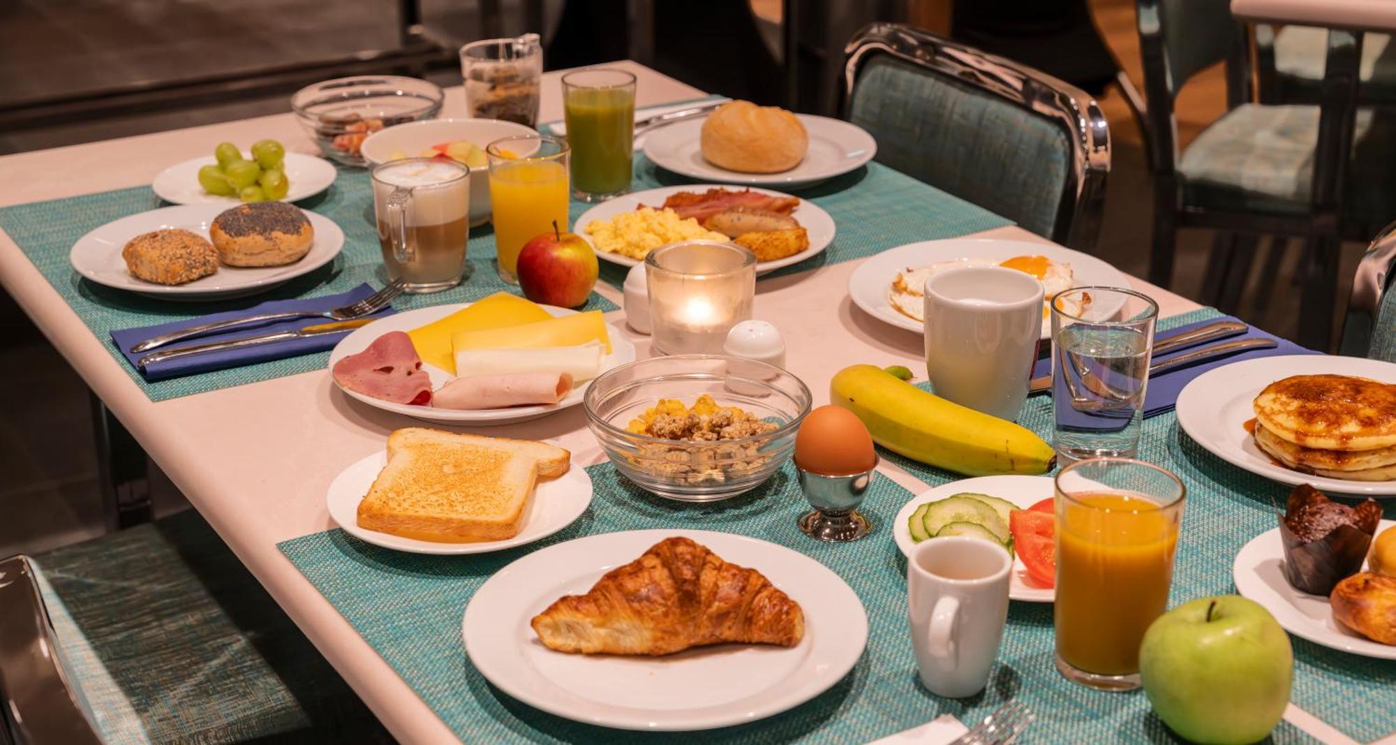 Plaza Premium Grand Winston 4*