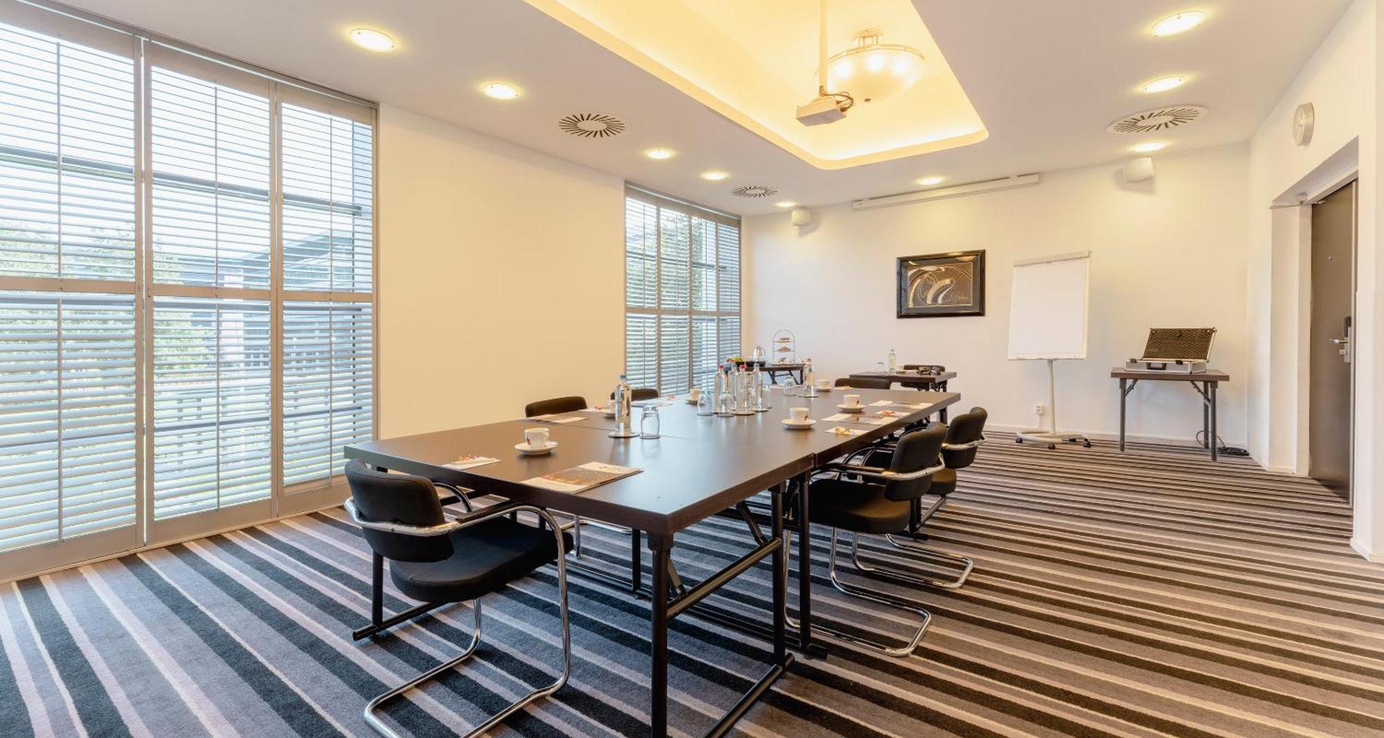 Plaza Premium Grand Winston Hotel