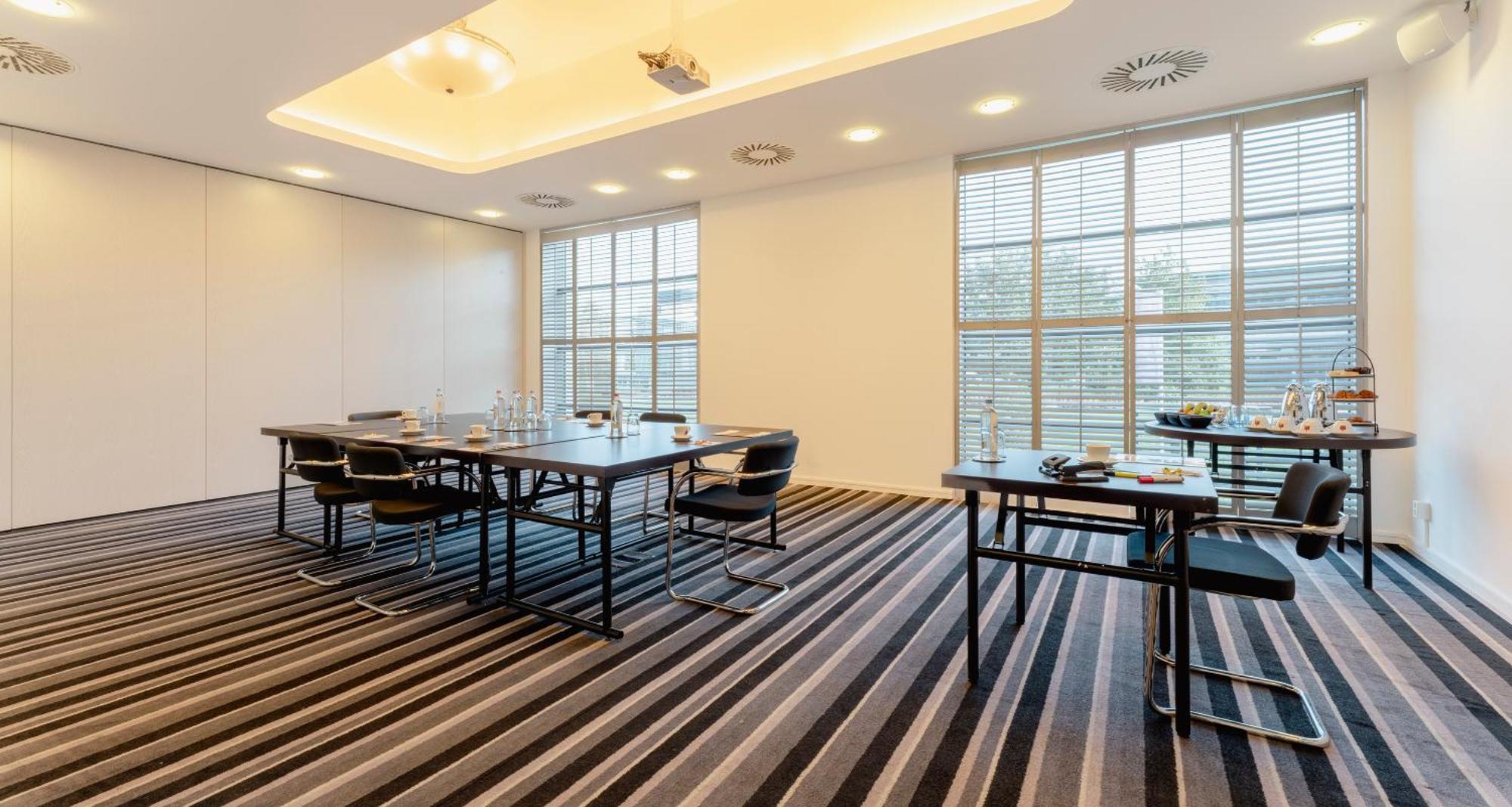 Hotel Plaza Premium Grand Winston 4*