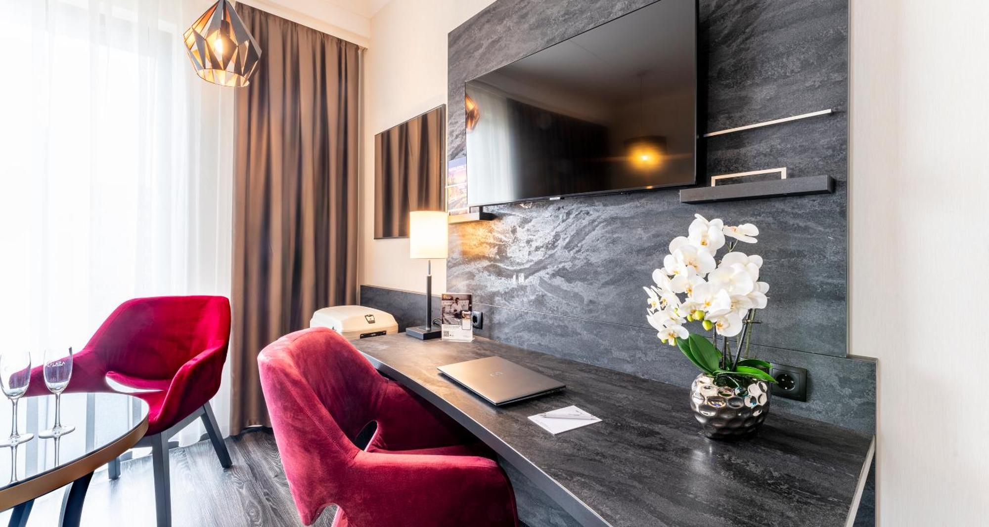 Plaza Premium Grand Winston Hotel 4*