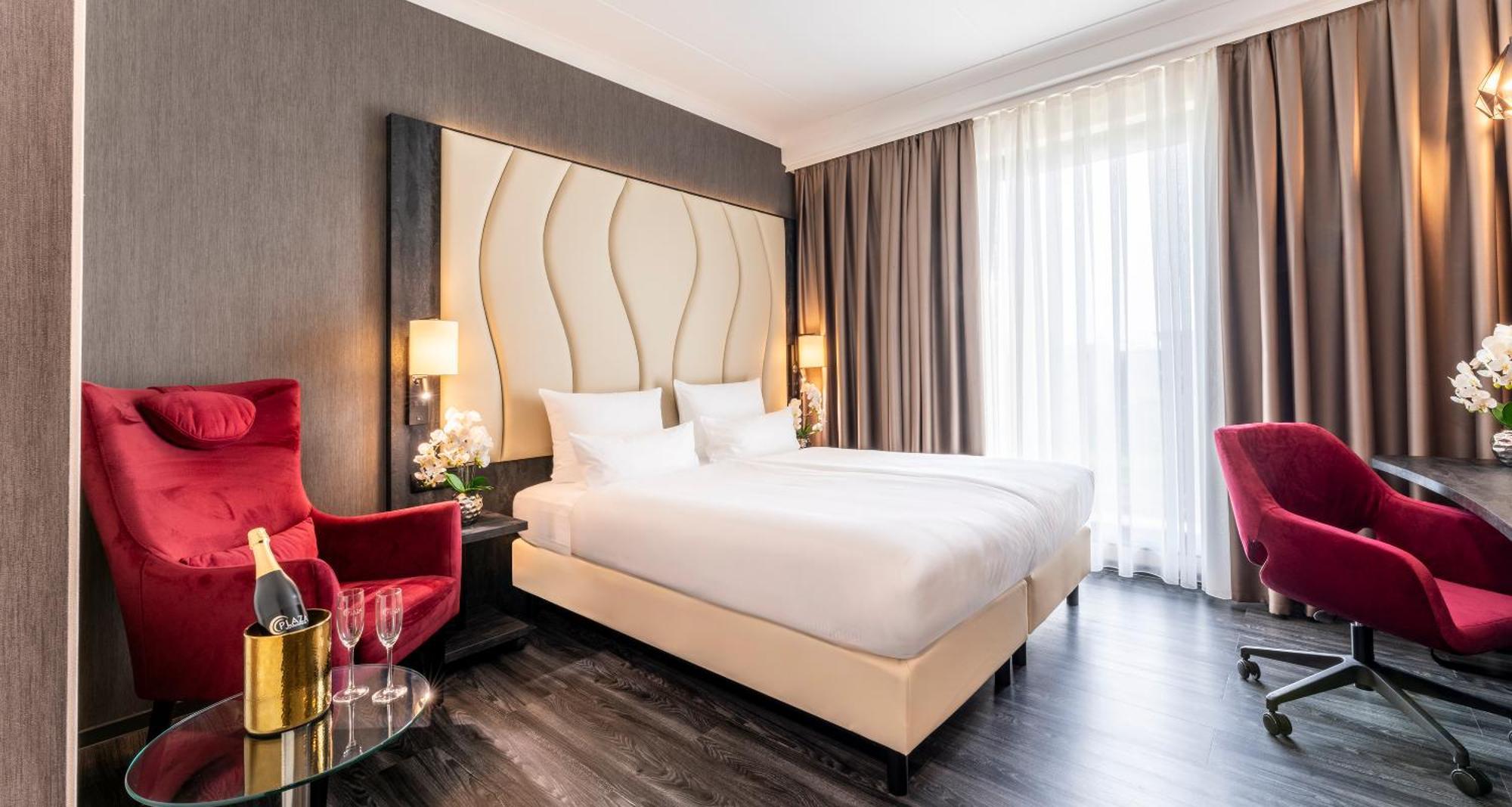 Hotel Plaza Premium Grand Winston 4*